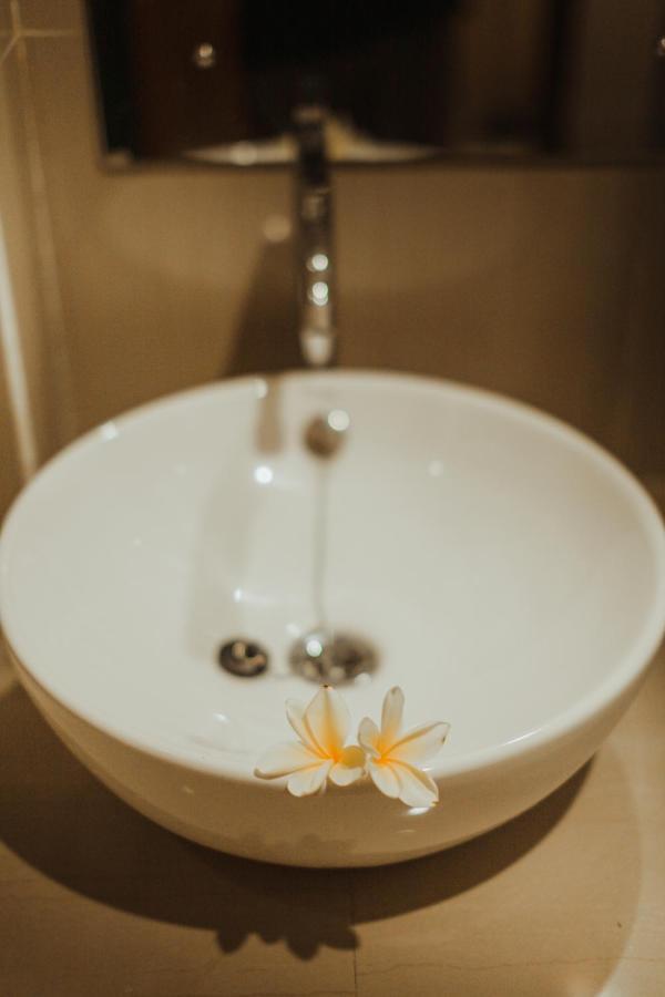 Panfila Hotel Kuta  Экстерьер фото